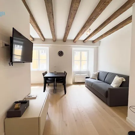 Cavana 10 Tirabora Short Rent, Con Parcheggio Privato 아파트