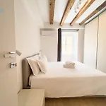 Cavana 10 Tirabora Short Rent, Con Parcheggio Privato Apartament