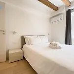 Cavana 10 Tirabora Short Rent, Con Parcheggio Privato Apartament