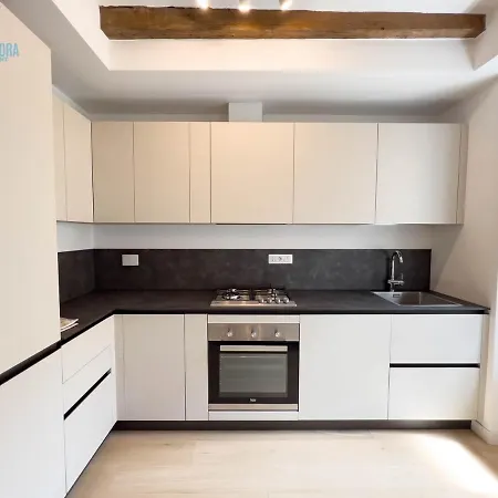 Апартаменти Cavana 10 Tirabora Short Rent, Con Parcheggio Privato