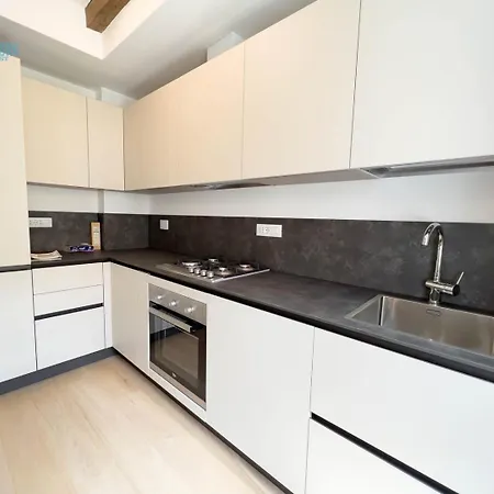 Апартаменти Cavana 10 Tirabora Short Rent, Con Parcheggio Privato Трієст