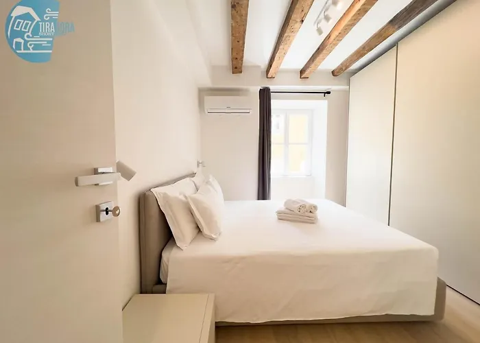 Cavana 10 Tirabora Short Rent, Con Parcheggio Privato 아파트